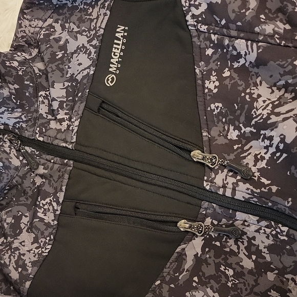 𝅺magellan Outdoors camo jacket size medium - Picture 3 of 13